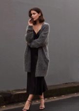 長款連衣裙的保暖開衫