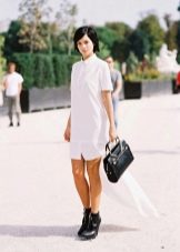 Shoes for shirt dress