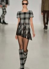 Checkered boots for a dress in a cage