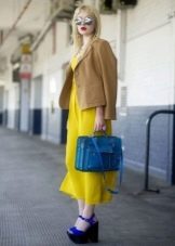 Beige blazer for a yellow dress