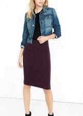 Knitted pencil skirt with jeans