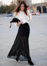 Long black half-sun skirt - evening look