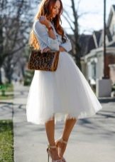 Layered skirt combined with a shirt
