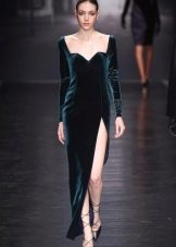 Sheath dress in velor with slit