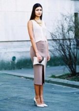 Midi-length pencil skirt for summer - business look