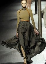 jupe fendue en mousseline