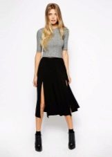 Skirt with two slits