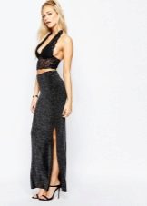 Long skirt with slit