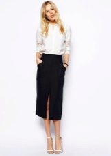 Slit straight skirt