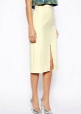 Slit straight skirt