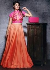 Long skirt sun to the floor for women with a figure of the rectangle type