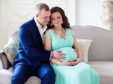 Turquoise dress for a photo shoot of pregnant women