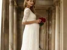 Lace dress for a photo shoot of pregnant women