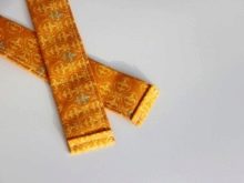 straps on a dress for a girl