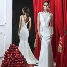 Robe de mariée avec empiècements en dentelle sur les côtés