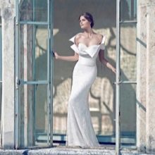 Wedding dress by Giuseppe Papini with original neckline