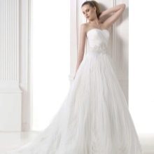 Νυφικό από τη συλλογή DREAMS από την Pronovias a-silhouette