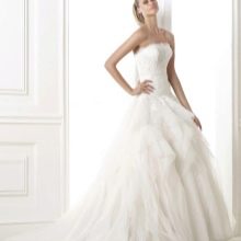 Νυφικό από τη συλλογή DREAMS από την Pronovias lush