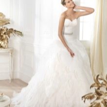 Νυφικό με ζώνη από τη συλλογή DREAMS της Pronovias