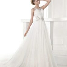 Empire style νυφικό 2015 από την Pronovias