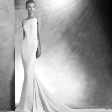 Νυφικό σε στυλ μινιμαλισμού από την Pronovias 2016