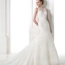Νυφικό Pronovias από τη συλλογή DREAMS με δαντέλα