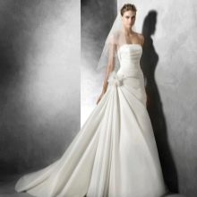 Wedding dress from Pronovias with drapery