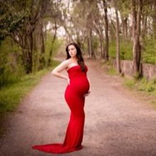 Red long knitted maternity dress
