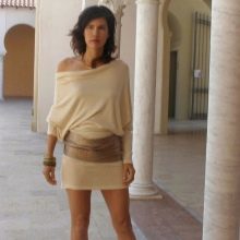 Short beige knitted dress bat