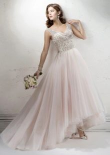 Wedding dress long elongated at the back short at the front