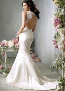 Wedding dress with cut to the waist