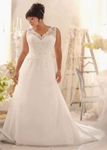 Simple wedding dress for fat brides