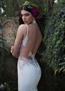 Neckline on the wedding dress below the waist