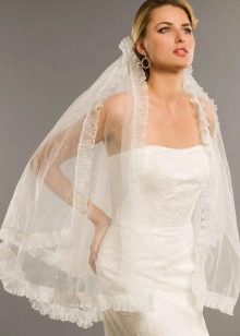 Short veil for short brides
