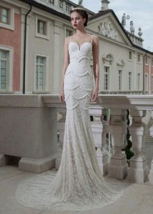 Straps on a wedding dress