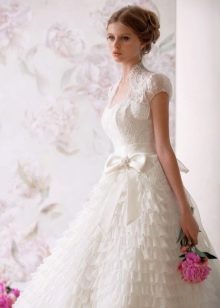 Wedding bolero with flashlight sleeve