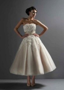 Lace bodice that merges into a skirt