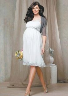 Short wedding dress for pregnant women with bolero