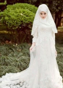 White lace muslim wedding dress