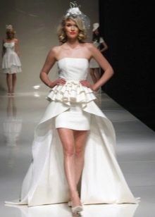 Wedding dress with detachable skirt