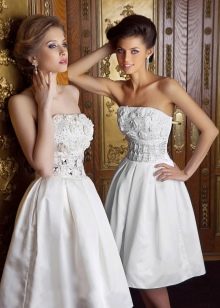 Robe de mariée midi avec une jupe très bouffante