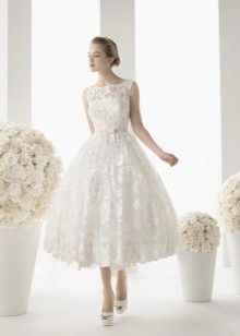Robe de mariée mi-longue en dentelle Rosa Clara