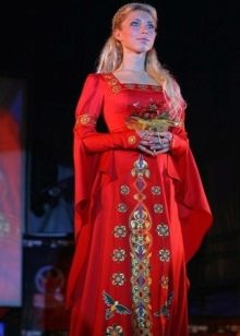 Червен сарафан сватба