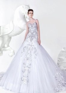 Wedding dress by Mona Al Mansouri with embroidery
