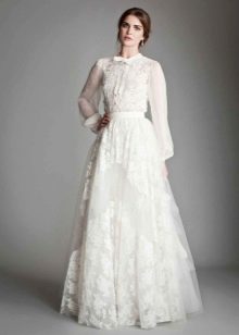 Closed wedding dress in the style of the 40s
