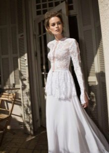 Retro style wedding dress