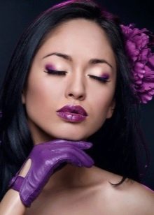 Makeup with purple eyeshadow