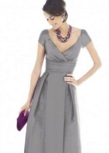 Accessories for an evening dress for the groom's mother