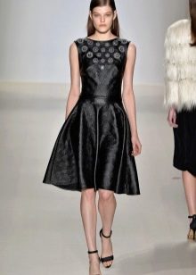 Short evening dress by Tadashi Shoji