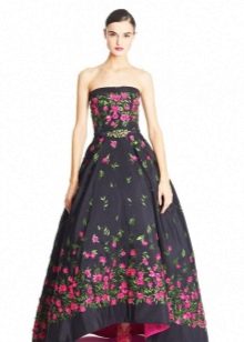 Black evening dress with disposable flowers